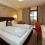 Hotel Wellness-&sporthotel Jagdhof 5*