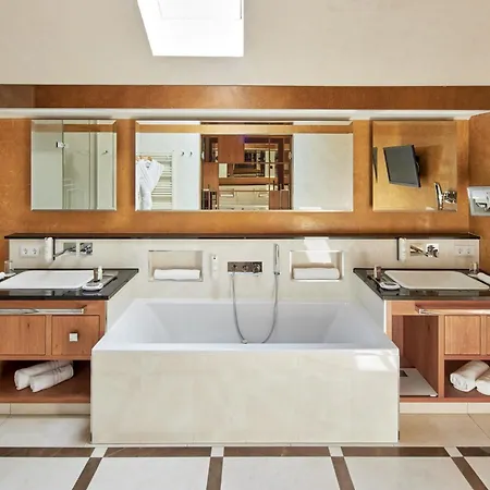 מלון Wellness- & Jagdhof 5*