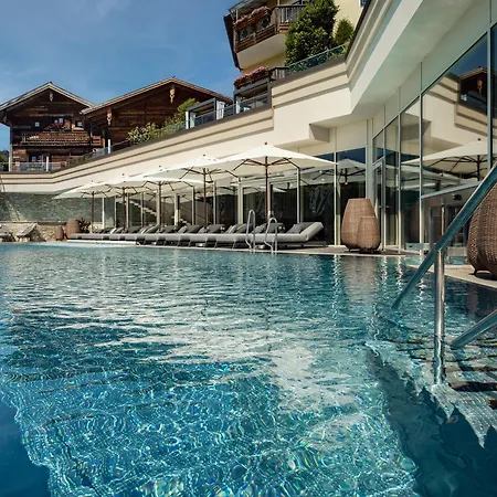 Wellness- & Jagdhof מלון 5*