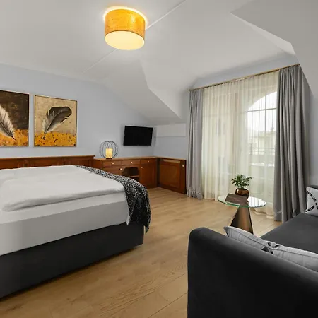 Wellness- & Jagdhof 론바크