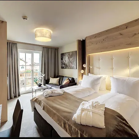 Wellness- & Jagdhof Szálloda 5*