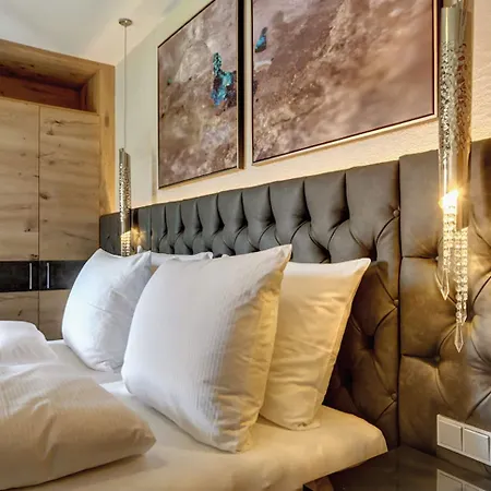 Wellness- & Jagdhof 론바크