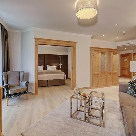 Wellness- & Jagdhof מלון 5*
