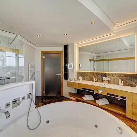 Wellness- & Jagdhof 호텔 5*