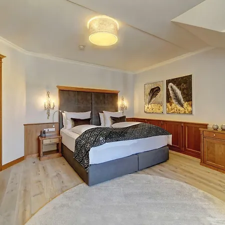 Wellness- & Jagdhof 론바크