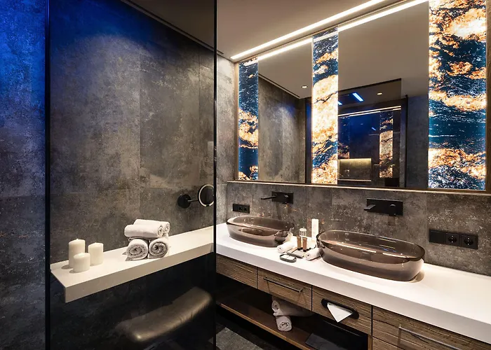 Wellness- & Jagdhof מלון 5*